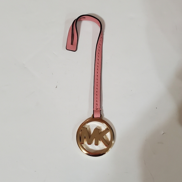 Michael Kors hang atg emblem - Picture 1 of 5